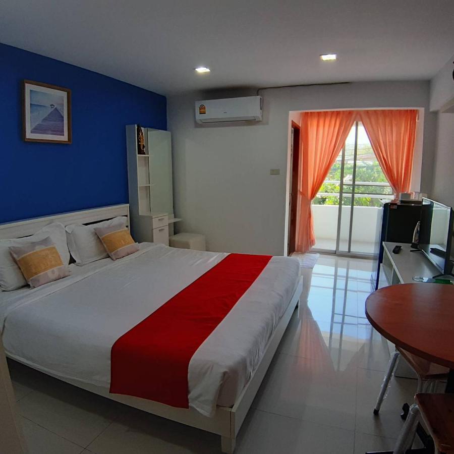 SLT Apartment Bangkok Bagian luar foto