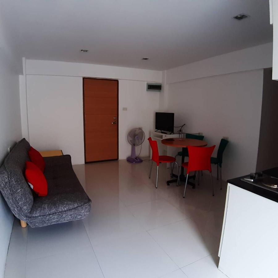 SLT Apartment Bangkok Bagian luar foto