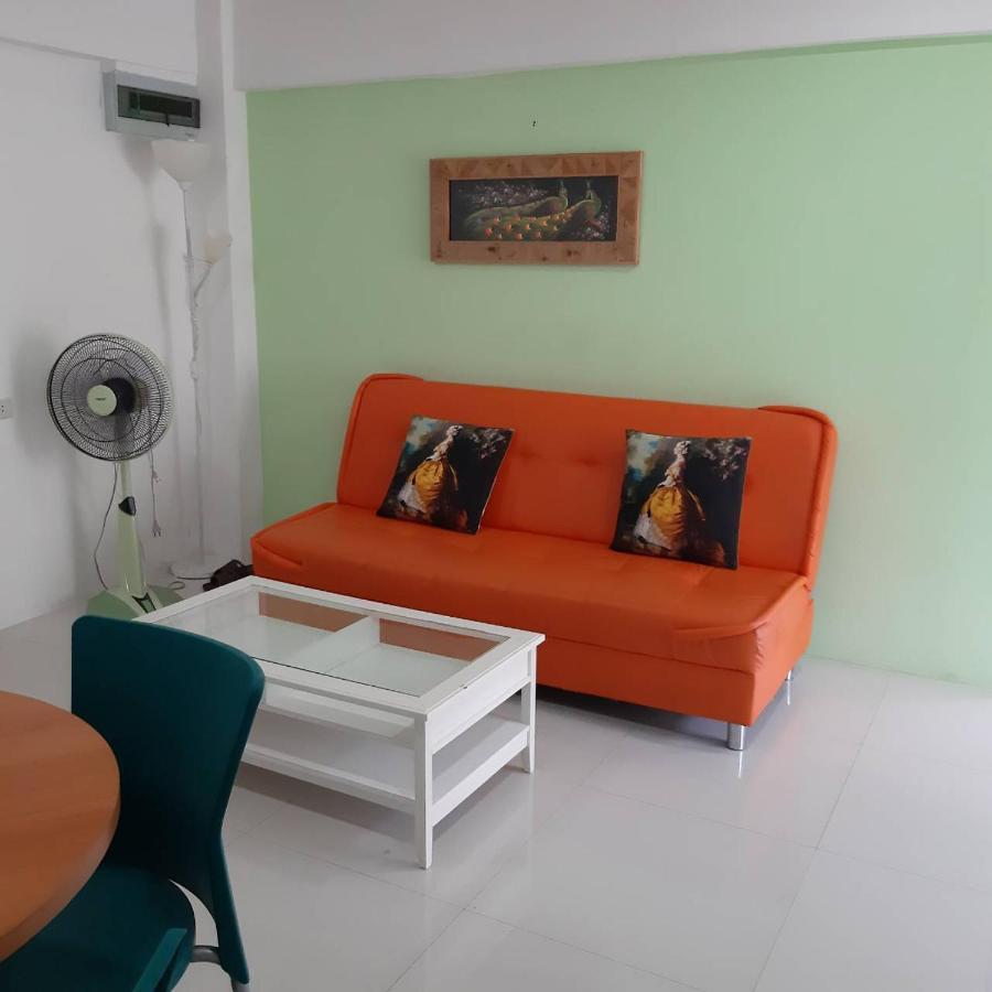 SLT Apartment Bangkok Bagian luar foto