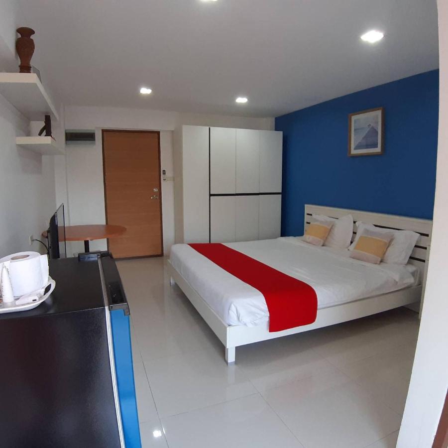 SLT Apartment Bangkok Bagian luar foto