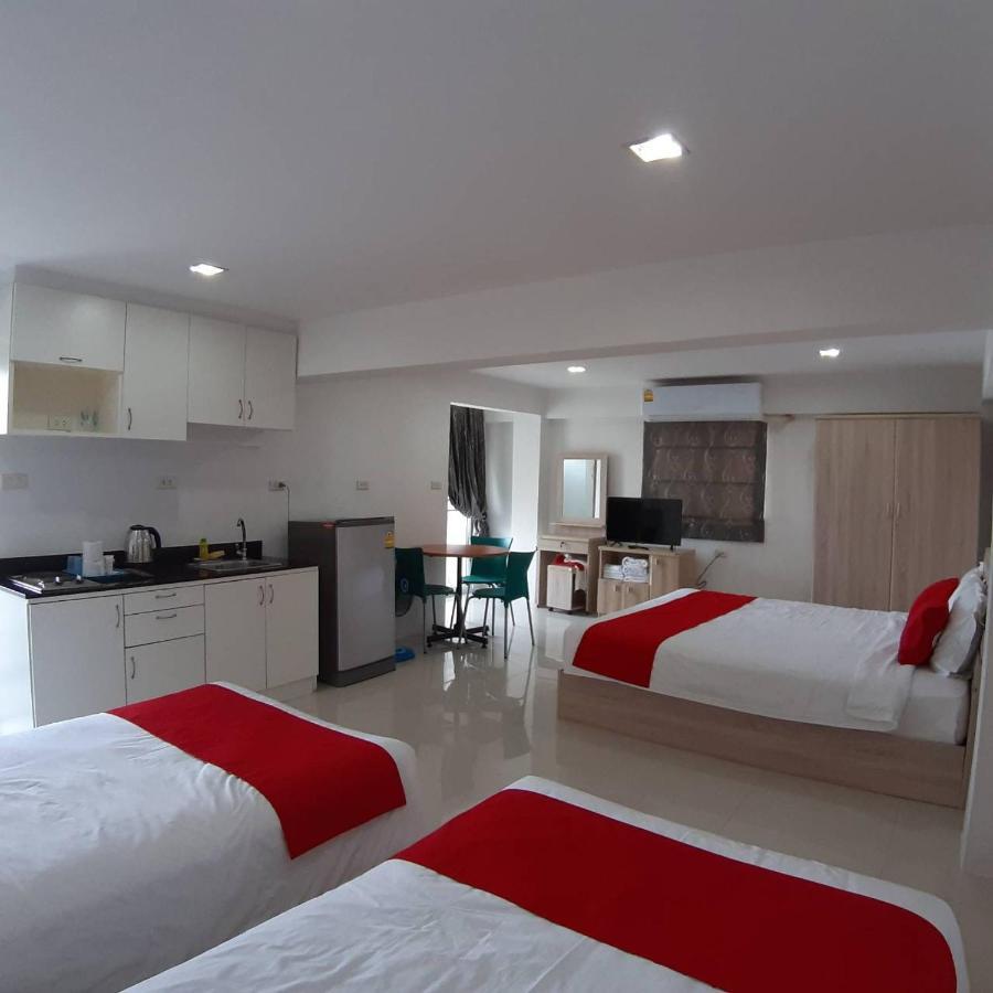 SLT Apartment Bangkok Bagian luar foto