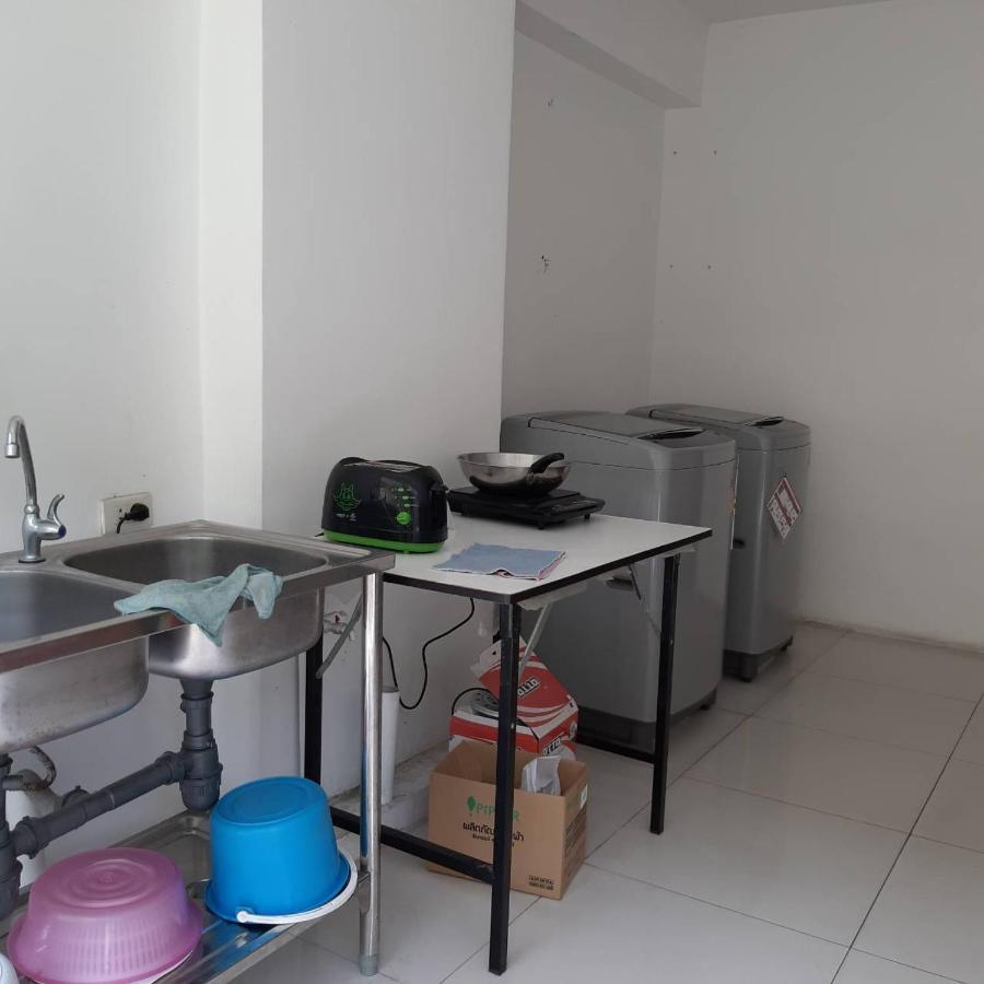 SLT Apartment Bangkok Bagian luar foto