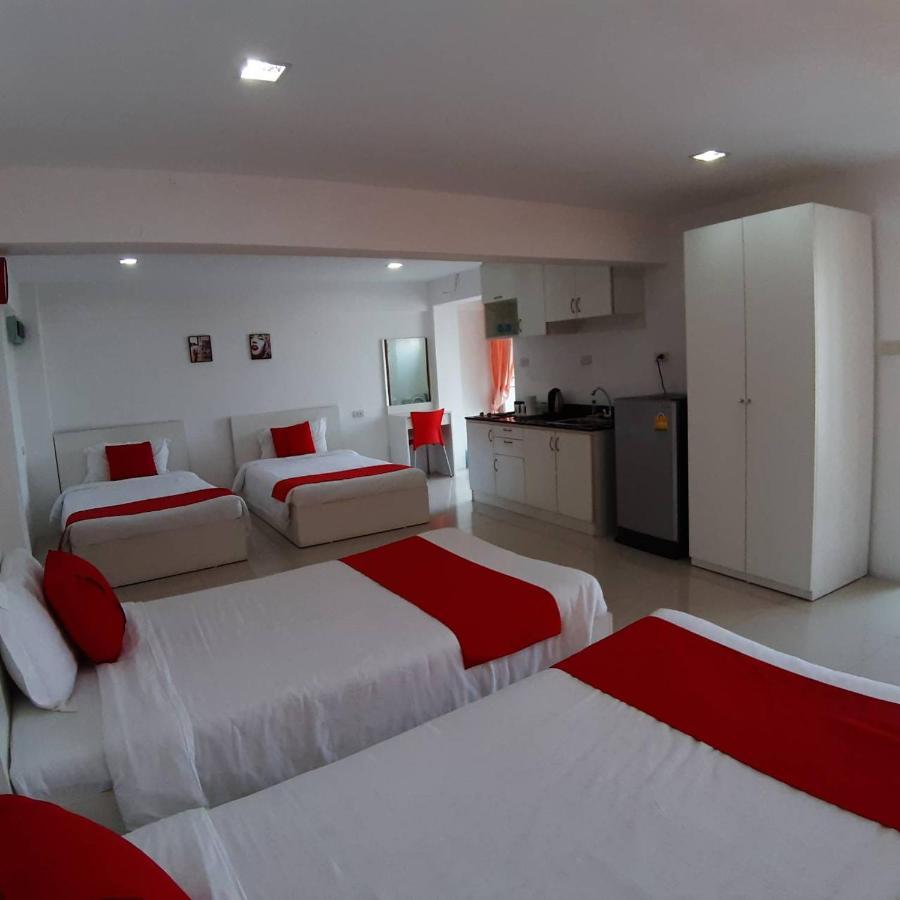 SLT Apartment Bangkok Bagian luar foto